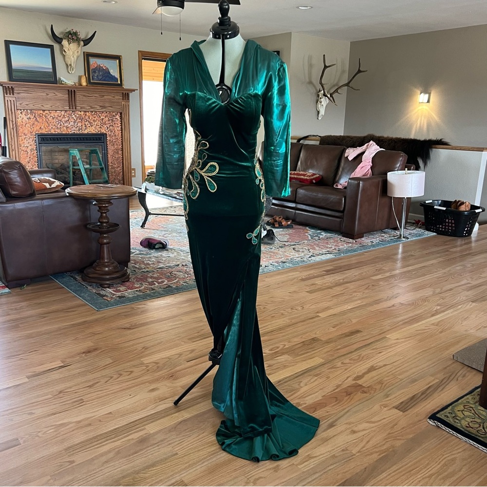 Elegant Green Velvet Evening Gown